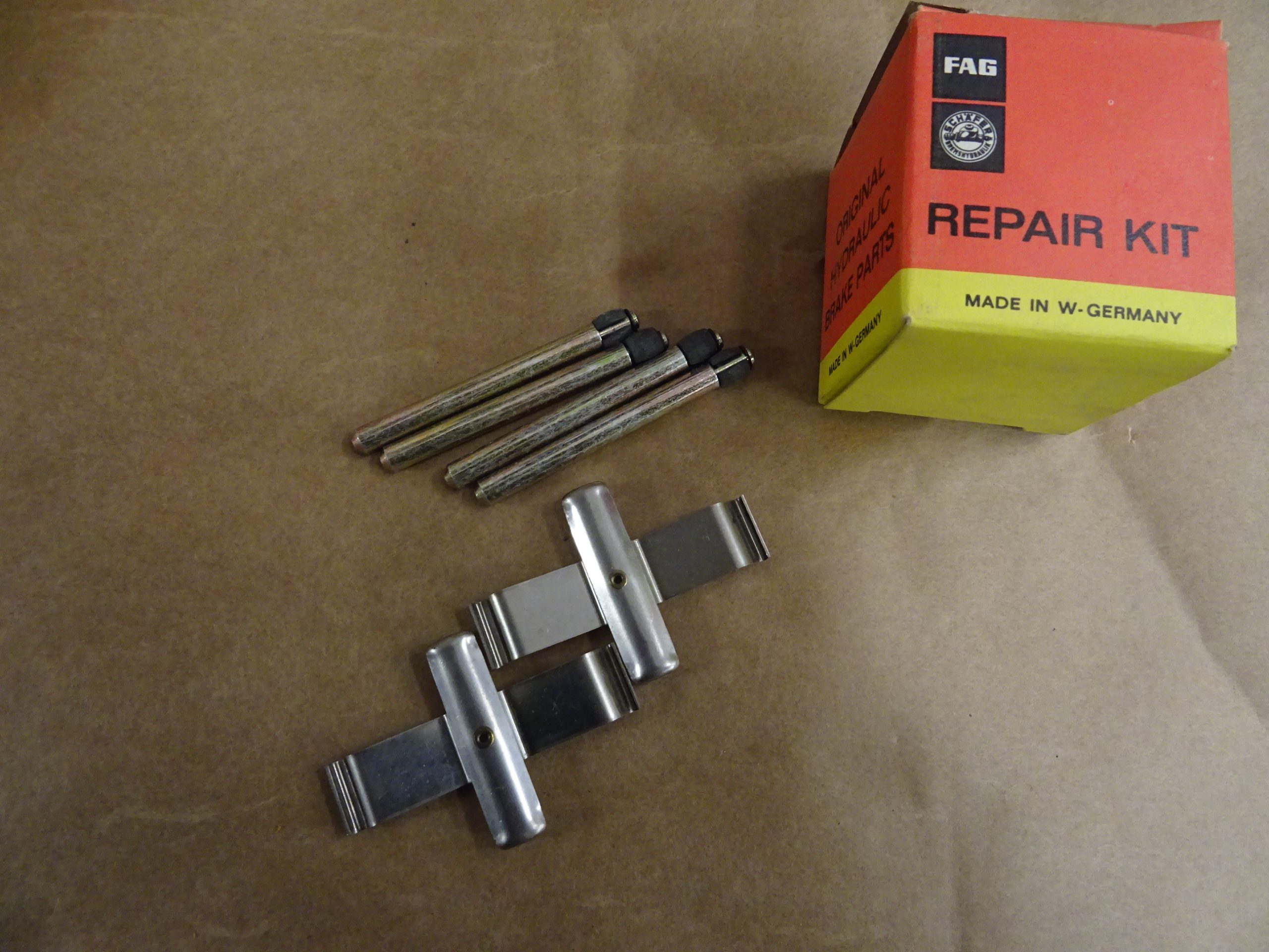 Monteringssats belägg Ford Taunus 12, 15, 17, 20M, 1964-70