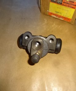 FAG  Hjulcylinder Bak Mercedes 190 c, 1964/65 ( från ch.nr. 064106-> till 130557 ) Mercedes 190 Dc, 1964/65 ( från ch.nr. 099642-> till 225647 ) Mercedes 200, 200 D, 1965-12.67 Mercedes 220 Sb, 1963- 65 ( från ch.nr. 070638-> upp ) Mercedes 220 SEb, 1963-65 ( från ch.nr. 026841-> upp ) Mercedes 220 b, 1964/65 Mercedes 230, 230 S, 1965-67 Mercedes 230 SL, 1963-65 ( ej för fordon med specialkarosser ) FAG R19024A1 Ref.nr. ATE 03.3219-3401.3 Ø 19.05