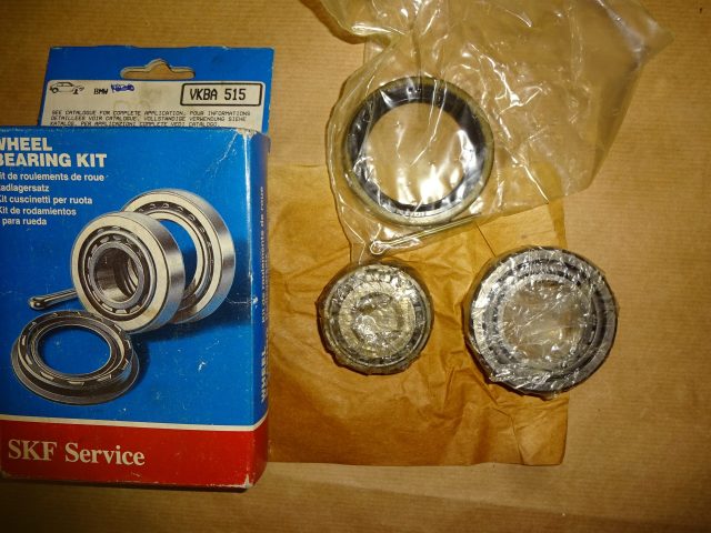 SKF Hjullager fram ( till en sida ) BMW 1600-4, från ch.nr. 938528--> upp till 1966. BMW 1800, 1800 A, från ch.nr. 1272610--> upp till 1971. BMW 1800 Ti, från ch.nr. 1417851--> upp till 1971. BMW 1800 TiSA, 1963-67. BMW 2000, 2000 A/CA/CS/Ti/TiL/Tii ( ej Touring ) 1968-75. BMW 2000 Tii Touring, 1971-74. BMW 2002 Ti, 2002 Tii, 2002 Tii Touring, 1968-75. BMW 2002 Turbo, 1974-75. BMW 2500, 2500 A, 2500/2.5 CS, 1969-77. BMW 2800, 2800 A/CS/CSA/CSi/S/Si, 1969-77. BMW 3.0 CS, CSi, CSL, L, S, Si, 1972-77 BMW 2.5 CS, 2.8 L, 1974-77 BMW 3.3 L, 3.3 Li, 1974-77 Art.nr. SKF VKBA 515