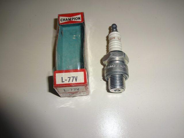 Tändstift Champion L77V