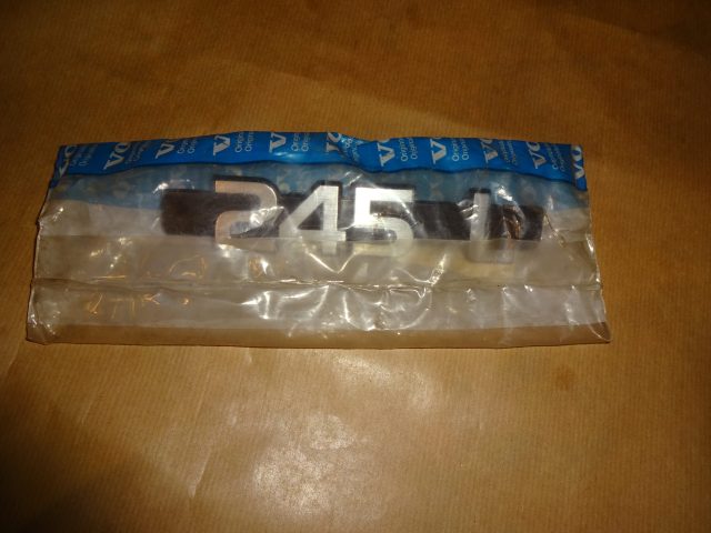 Nytt Emblem Volvo 245 L, Original Volvo 1202177